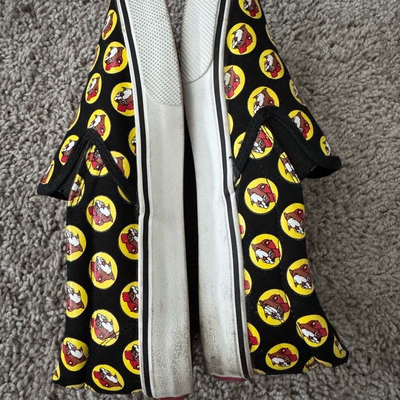 EUC Buc-ee’s Slip-On Shoes M7/W9 - Picture 5 of 7